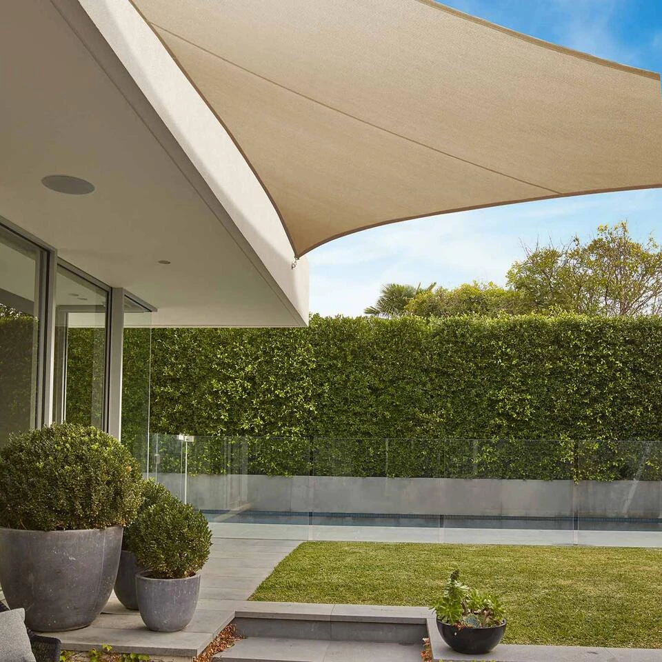 Coolaroo Schaduwdoek Driehoek 5x5x5m Zand 4 Coolaroo Schaduwdoek Driehoek 5x5x5m Zand - Afbeelding 2